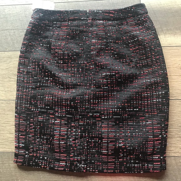 Beautiful Black Loft Skirt - Picture 3 of 6